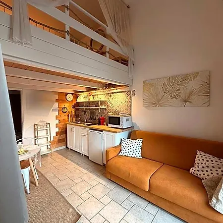 فندق مبيت وإفطار Dimore Chiale 4*