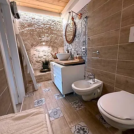 فندق مبيت وإفطار Dimore Chiale 4*